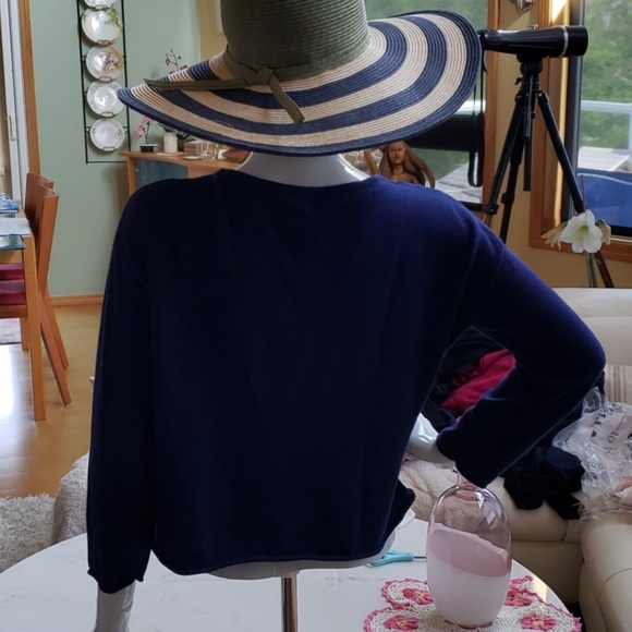 Tori Richard ⭐️NWT⭐️navy and pineapple sweater - Picture 4 of 9